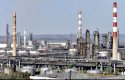 "Лукойл Нефтохим" може да спре да произвежда горива