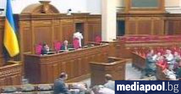 Украинският парламент удължи с една година закона, даващ засилена автономия