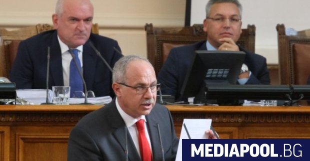 Депутатът от ГЕРБ Антон Тодоров подава оставка и напуска парламента,