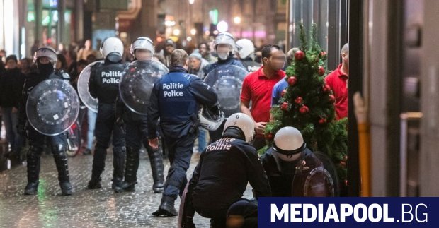Полицията в Брюксел е задържала 71 души при безредиците, избухнали