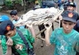 Свлачище погреба 200 човека в Индонезия