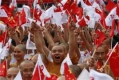 Китай обеща безопасни игри, огънят пристигна в Пекин при драконовска охрана