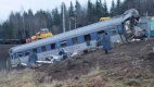 Бомба в руски влак взе десетки жертви   