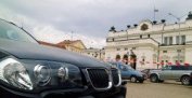 Цецка Цачева дарила коли на парламента на общини, половината от които близки до ГЕРБ