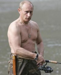 Манията на Путин да демонстрира мъжественост с голи до кръста снимки