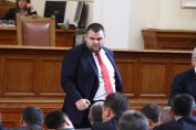 Конституционният съд бетонира депутатския мандат на Делян Пеевски