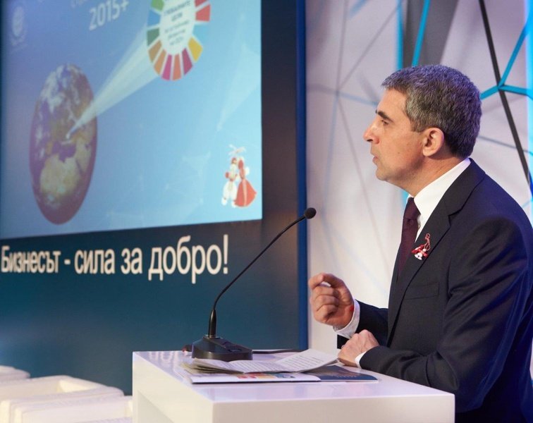 Плевнелиев: България не трябва да търси безумни и излишни баланси с държави на изток