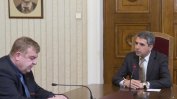 Каракачанов запозна Плевнелиев с идеите си за връщането на казармата