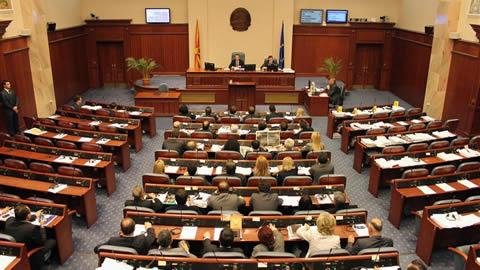 Парламентът в Македония се разпусна за предсрочни избори