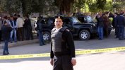 Шестима полицаи убити при взрив на кола бомба в центъра на Кайро