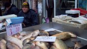 Търговци на риба глобени с 5400 лв. заради неизрядни везни
