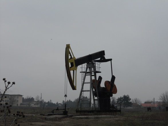 Удължава се проучването на залежи от нефт и газ край Враца