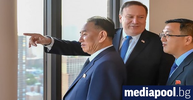 Ким Йон Чхол ляво и Майк Помпейо в Ню Йорк Представители