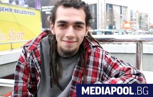 Турският рапър Ежел Популярният турски рапър Ежел е заплашен от