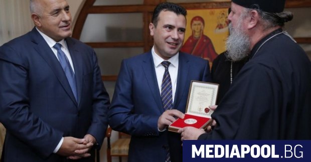 Борисов и Заев вече посетиха заедно македонския манастир Водоча За