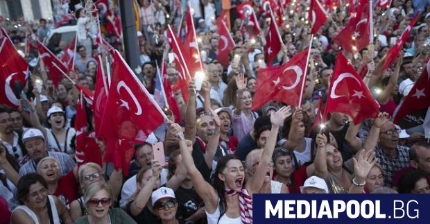Сн. БГНЕС Десетки хиляди турци подкрепиха в Измир Мухаррем Индже,