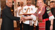 Посланикът на България в Индия встъпи в длъжност с народна носия