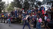 Нова колона с мигранти се движи към САЩ през Мексико