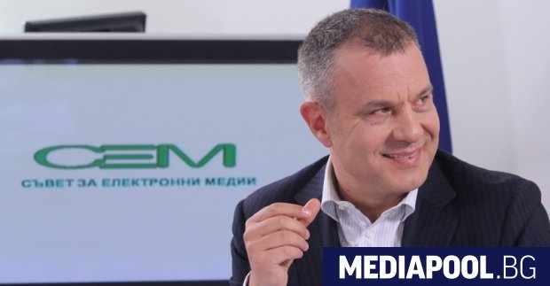 Програмният директор на Българската национална телевизия БНТ Емил Кошлуков ще