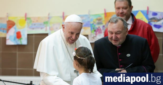 Папа Франциск започна втория ден от визитата си в България