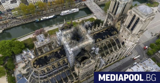 Френският Сенат прие законопроект за възстановяване на парижката катедрала Нотр