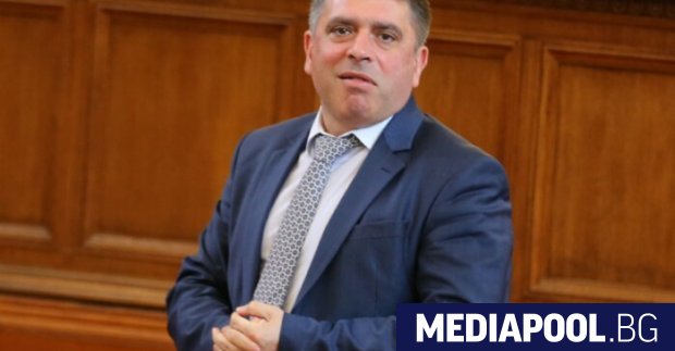 Правосъдният министър Данаил Кирилов обеща да подаде оставка ако до