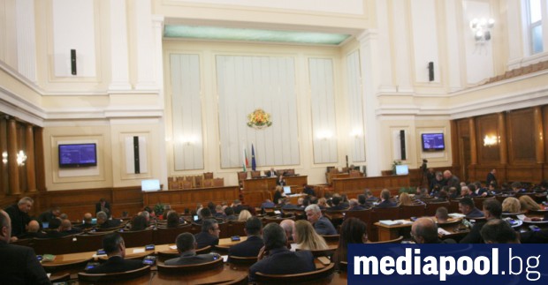 Депутатите от БСП поискаха премиерът Бойко Борисов и министрите на