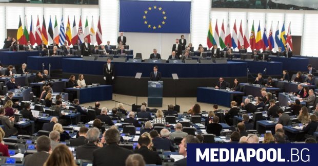 Двайсет и шестимата членове на Европейската комисия с председател Урсула
