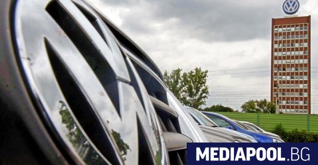 Германският концерн Фолксваген Volkswagen замрази плановете за завод за 1 3