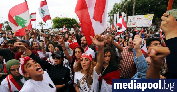 Подобно на повечето млади демонстранти, изпълващи ливанските улици, за да