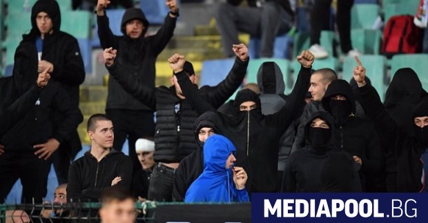 Наказанието, наложено от УЕФА на България заради расистките изстъпления на