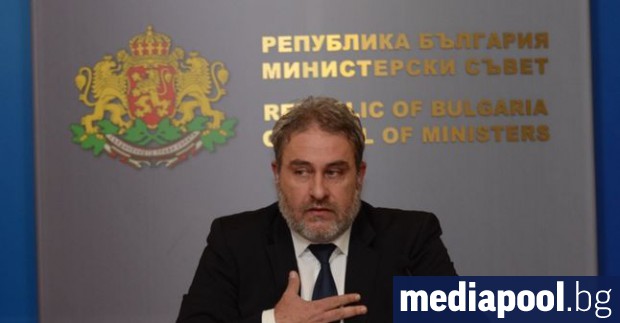 БСП поиска оставката на министъра на културата Боил Банов заради