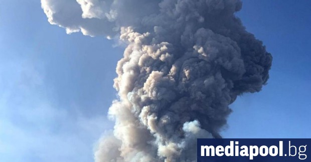 Вулкан е изригнал на новозеландския остров Уайт Агенция ГеоНет съобщи