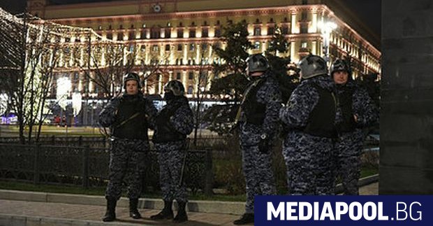 Служители на руската Федерална служба за сигурност ФСС претърсиха днес