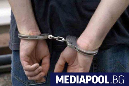 Директорът на гимназията в Ихтиман Димитър Бонев е арестуван съобщи