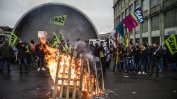 Стачка в транспорта блокира Франция
