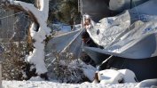 Студ и сняг в Гърция: Затворени пътища и спрени фериботи