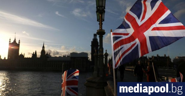 Доверието на британците към правителството бизнеса медиите и благотворителните организации