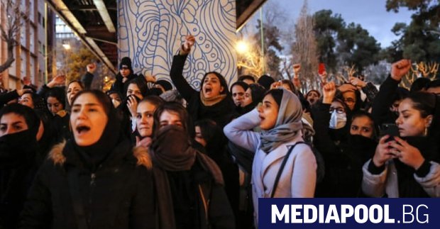Подкрепата на президента Доналд Тръмп за антиправителствените протестиращи в Иран