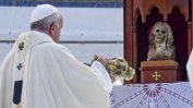 Папа Франциск изрази солидарност със заразените с новия коронавирус