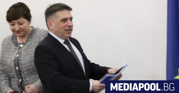 Българските депутати непрекъснато имат желание да променят някакви закони, а