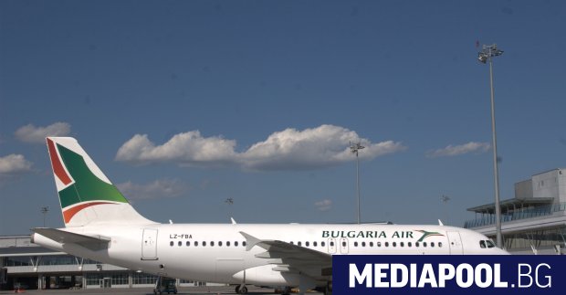 Трима пътници от полет на България ер от Амстердам на