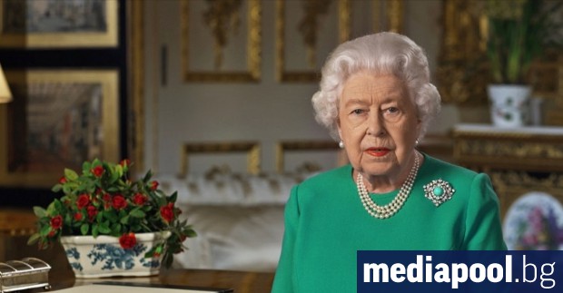 Британската кралица Елизабет II почете вчера загиналите във Втората световна