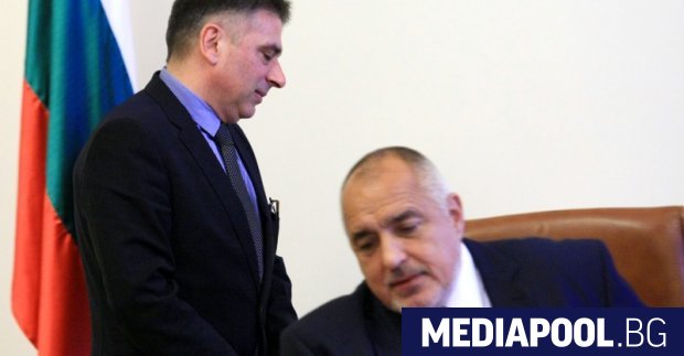 Премиерът Бойко Борисов нареди на министрите си да не пишат
