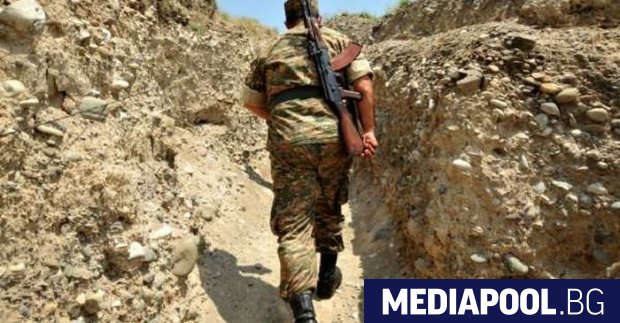 Граничните стълкновения между Армения и Азербайджан ескалираха предаде Асошиейтед прес