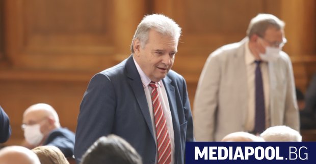 Александър Паунов напуска парламентарната група на БСП но остава народен