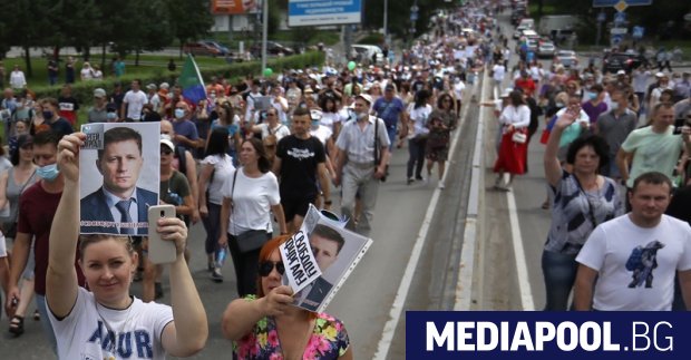 Хиляди демонстранти излязоха по улиците на град Хабаровск в руския