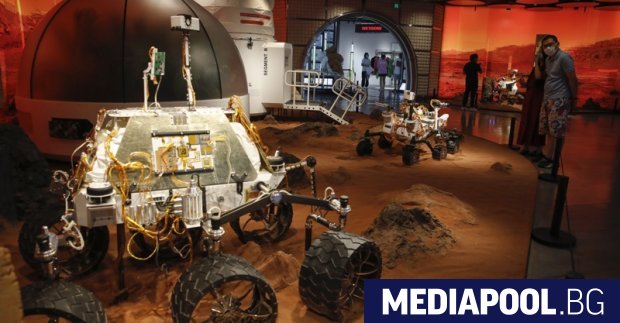 Китай изстреля днес сонда към Марс, предадоха световните агенции. Безпилотният