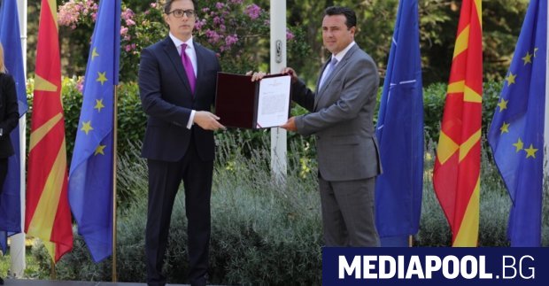 Президентът на Република Северна Македония Стево Пендаровски връчи днес мандат