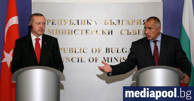 Премиерът Бойко Борисов коментира във Фейсбук разразилата се словесна война